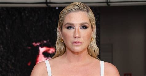 kesha nudes|Kesha strips off and poses NUDE as she enjoys a skinny dip in a。